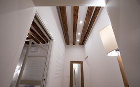 Privacy In Venice - Your Apartment To Be Let Alone